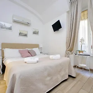 Pensión Dream, Roma